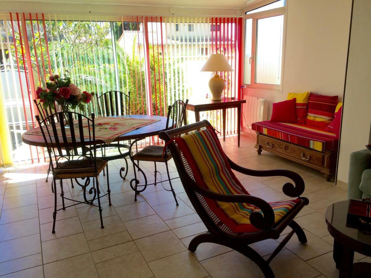 Villa De Vacances Au Calme Proche De La Mer La Londe-les-Maures Kültér fotó