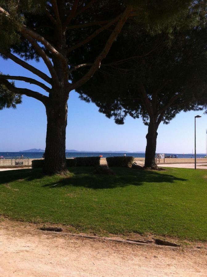 Villa De Vacances Au Calme Proche De La Mer La Londe-les-Maures Kültér fotó