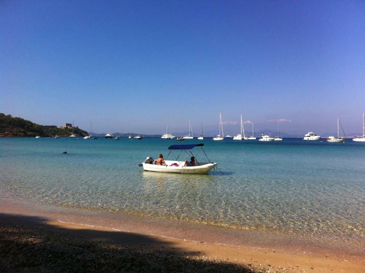 Villa De Vacances Au Calme Proche De La Mer La Londe-les-Maures Kültér fotó